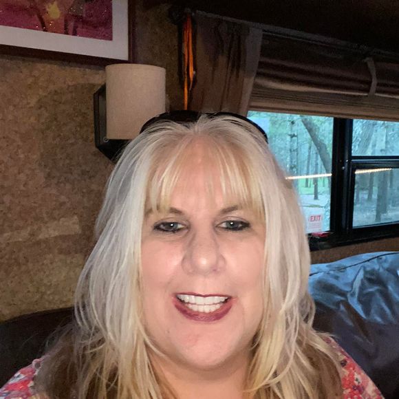 Meet your Posher, Tracey - Picture 1 of 1